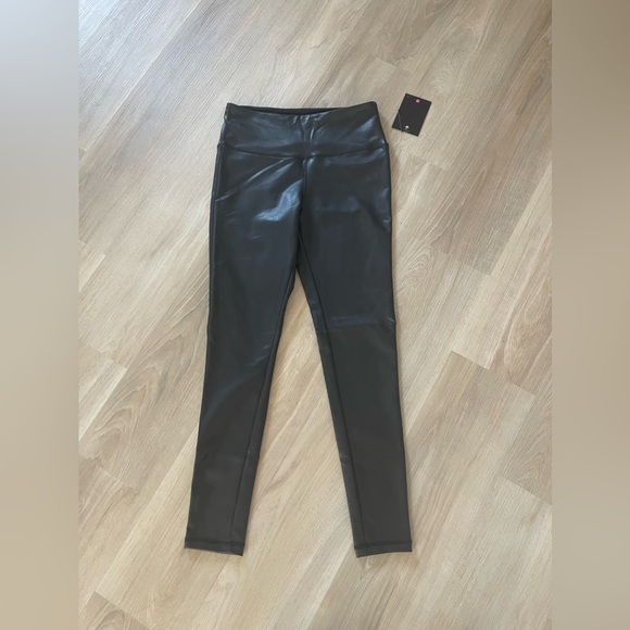 NWT—Sz.M- High Rise Vegan Leather Leggings - Picture 4 of 9